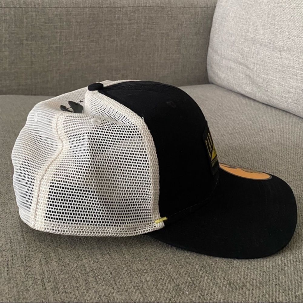 Carhartt SnapBack, worn once. Without tags.